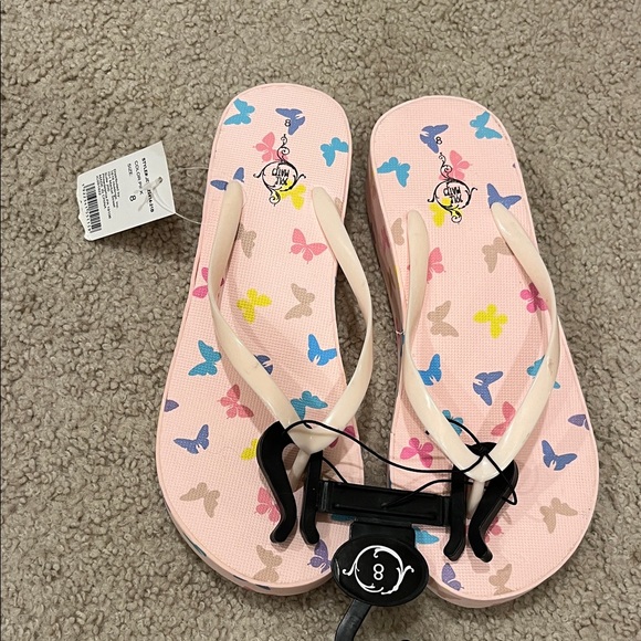 Sole Mates Shoes - NWT Size 8 butterfly wedge sandals